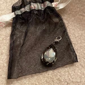 Sabika Teardrops Black Stone Pendant